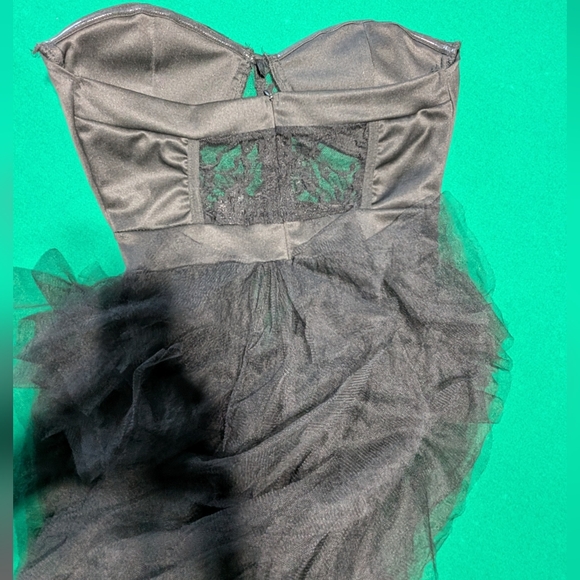 Elegant Black Strapless Gown with Sheer Overlay - Picture 8 of 14